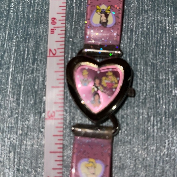 Little girls Disney Princess watch in perfect working condition - Picture 12 of 13